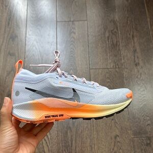 Nike Women’s Pegasus Trail 5 GORE-TEX | Purple and Orange